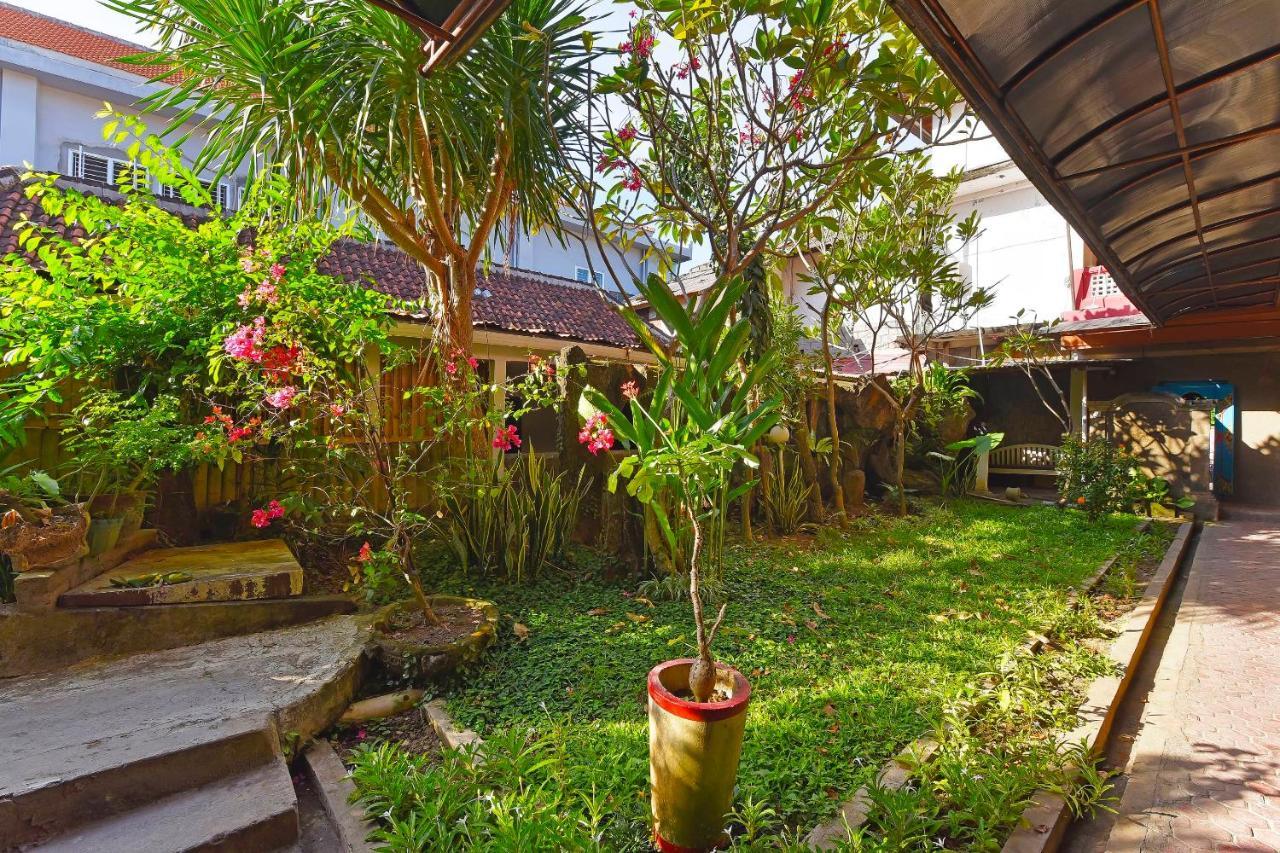Oyo 3244 Grand Chandra Hotel Denpasar  Exterior photo