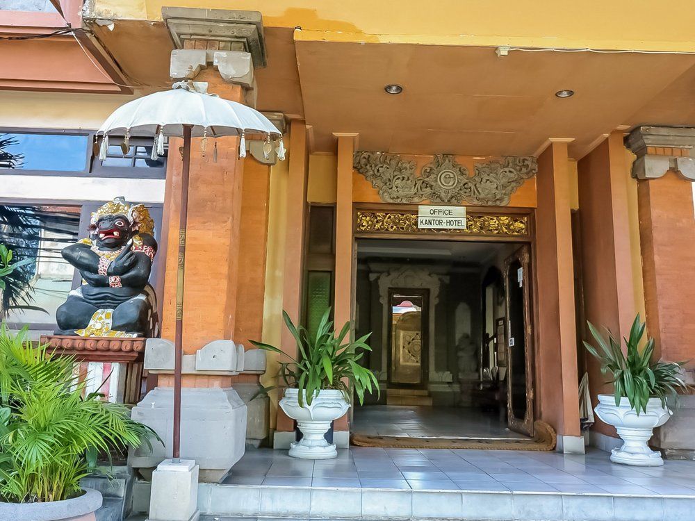 Oyo 3244 Grand Chandra Hotel Denpasar  Exterior photo